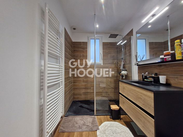 Image No.10-3 Bed House for sale