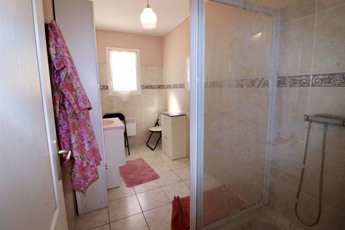 Image No.10-3 Bed House for sale