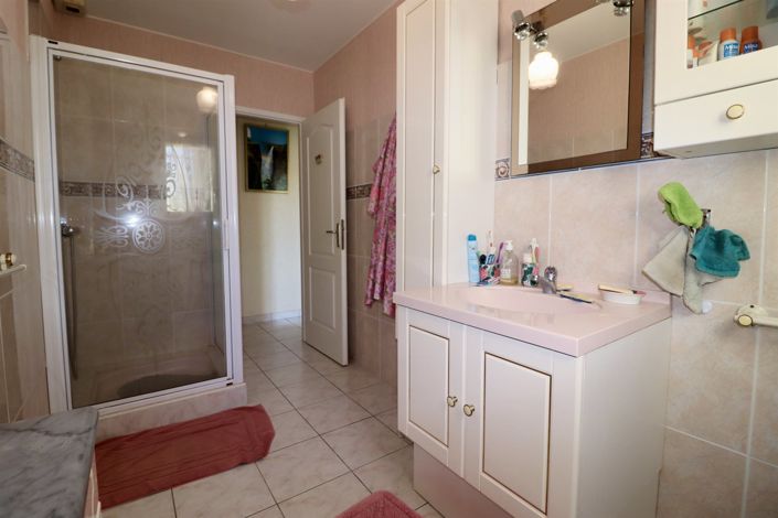 Image No.9-3 Bed House for sale