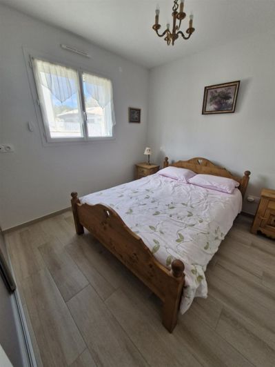 Image No.11-3 Bed House for sale