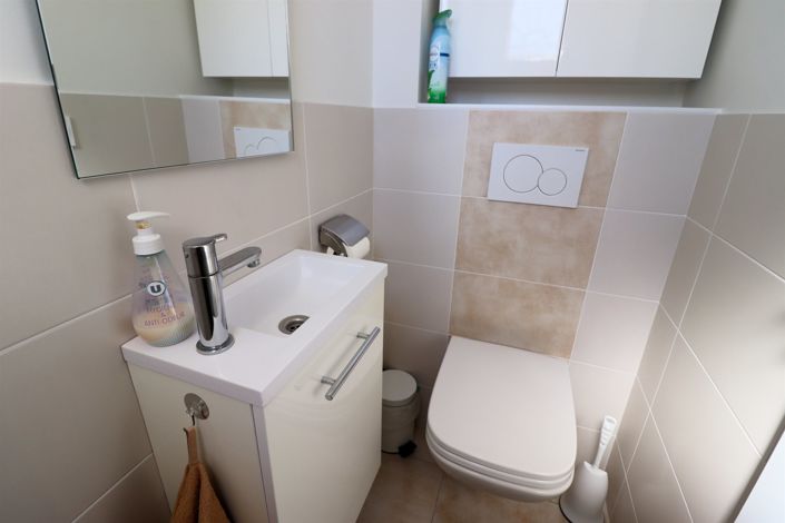 Image No.12-3 Bed House for sale