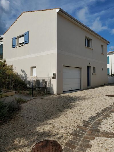 Image No.15-3 Bed House for sale