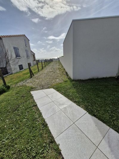 Image No.17-3 Bed House for sale