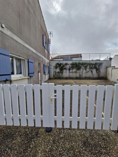 Image No.19-3 Bed House for sale