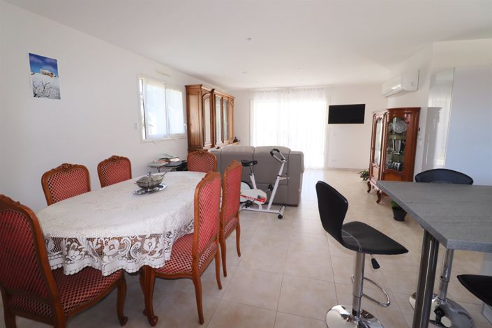 Image No.2-3 Bed House for sale