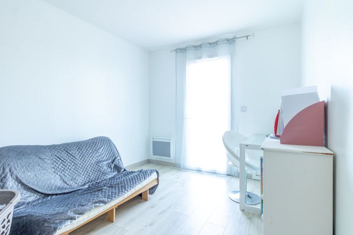 Image No.11-3 Bed House for sale