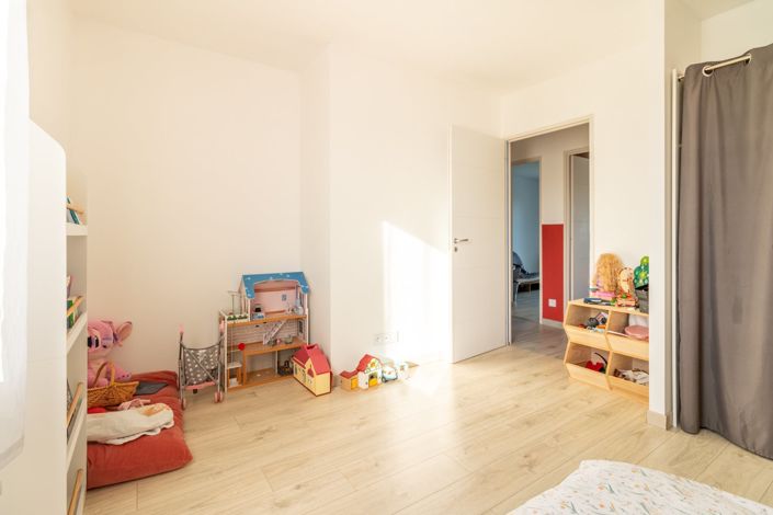 Image No.9-3 Bed House for sale
