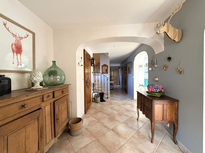 Image No.10-4 Bed House for sale