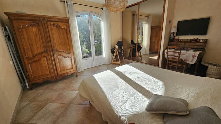 Image No.17-4 Bed House for sale