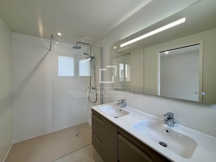 Image No.20-4 Bed House for sale