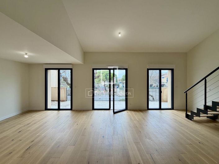 Image No.30-4 Bed House for sale
