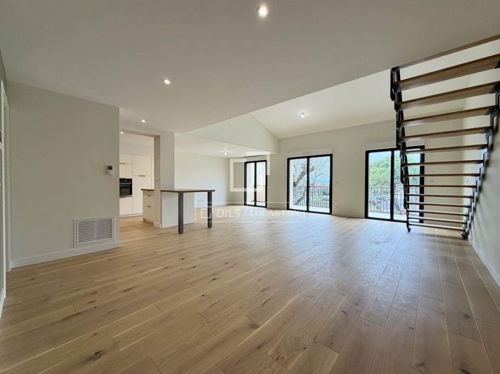 Image No.38-4 Bed House for sale