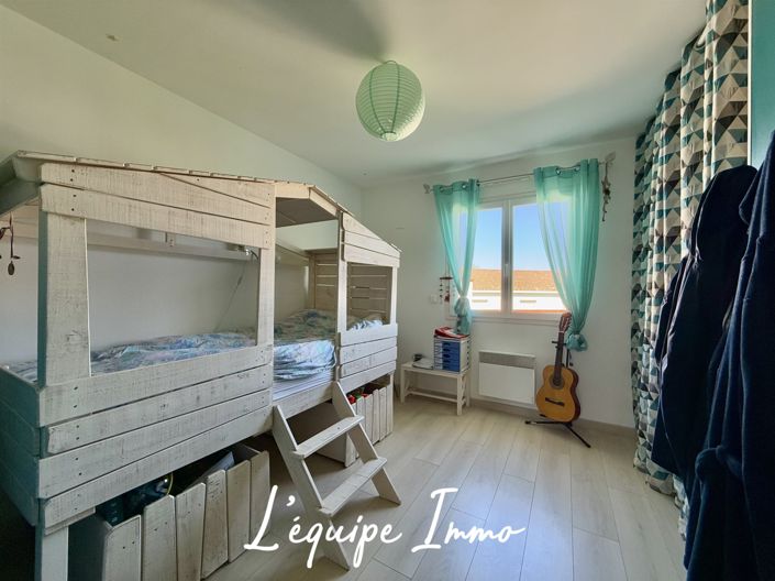 Image No.11-3 Bed House for sale