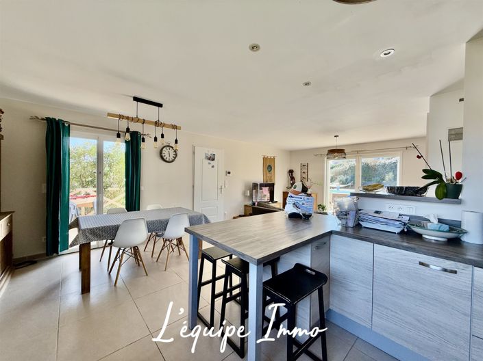 Image No.8-3 Bed House for sale