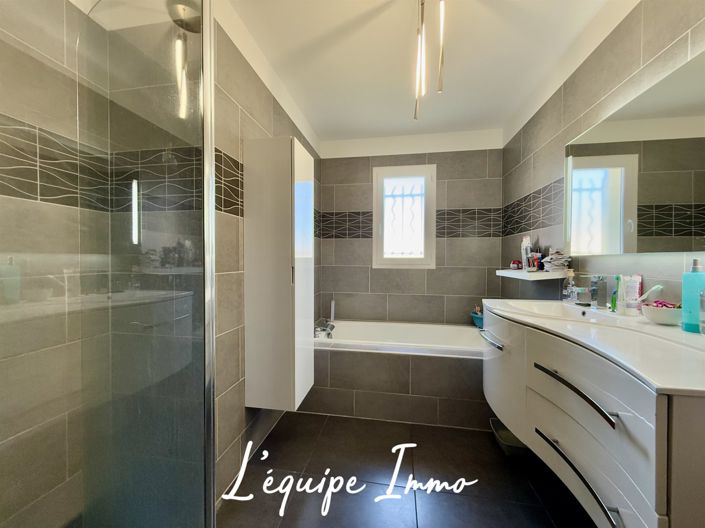 Image No.9-3 Bed House for sale