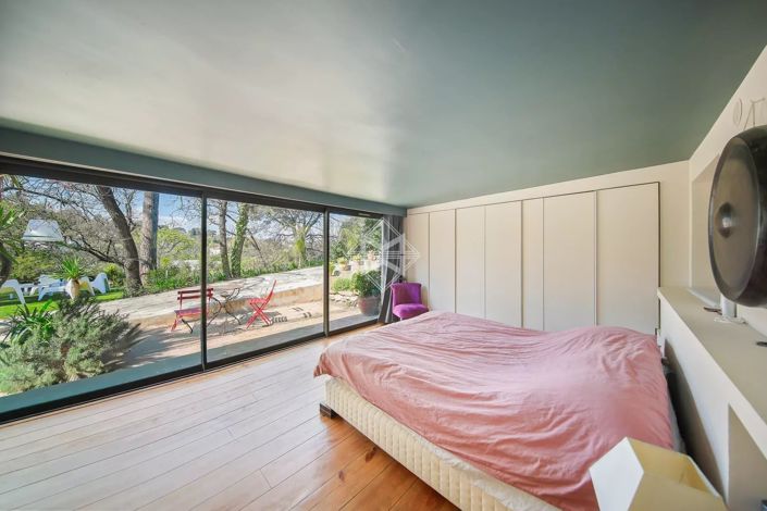 Image No.12-8 Bed House for sale