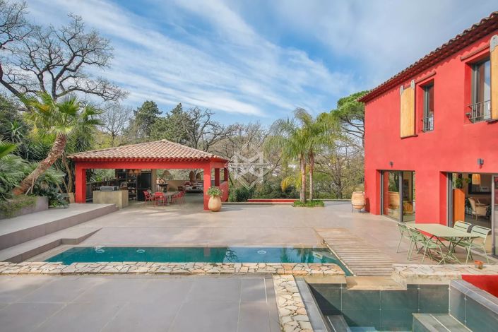 Image No.15-8 Bed House for sale