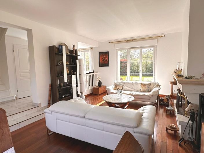 Image No.3-5 Bed House for sale