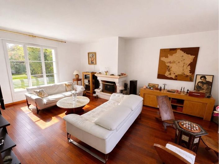 Image No.4-5 Bed House for sale