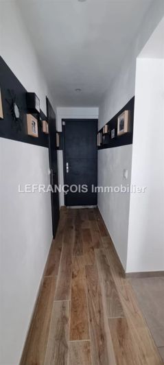 Image No.10-3 Bed House for sale