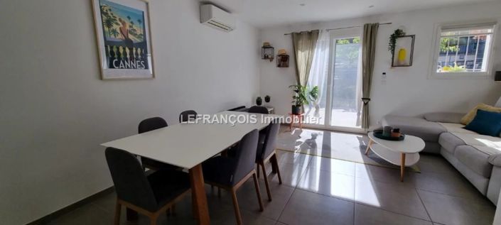 Image No.9-3 Bed House for sale