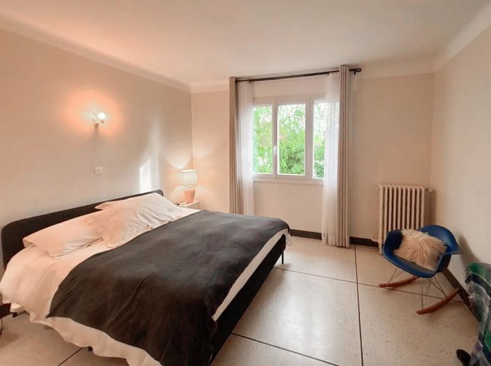 Image No.10-5 Bed House for sale