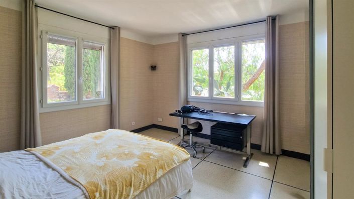 Image No.12-5 Bed House for sale