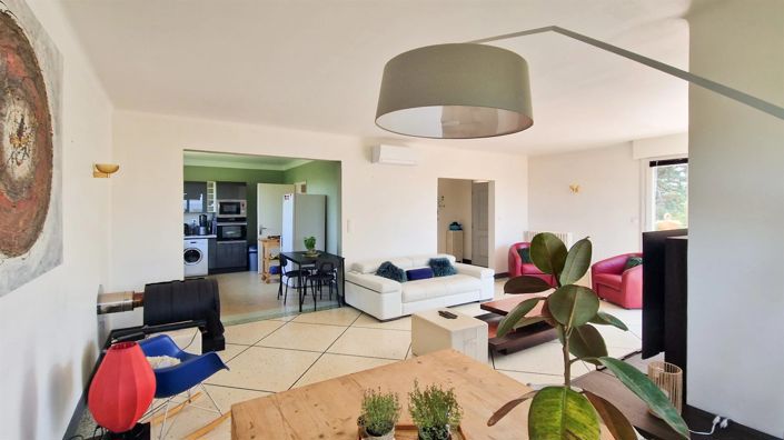 Image No.5-5 Bed House for sale