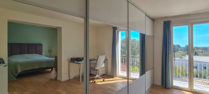 Image No.12-4 Bed House for sale