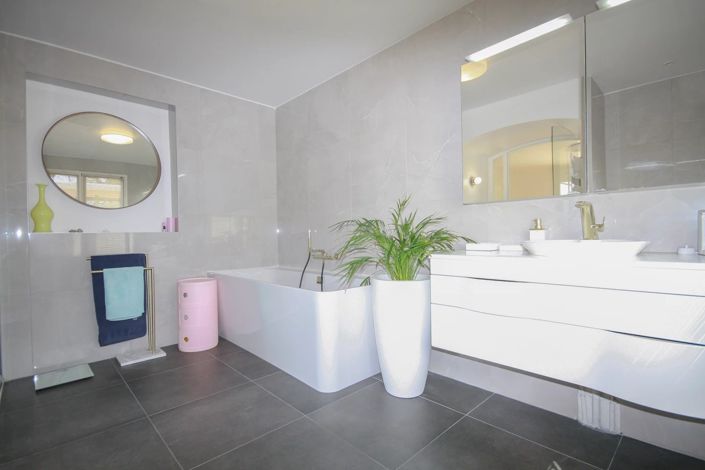 Image No.13-4 Bed House for sale