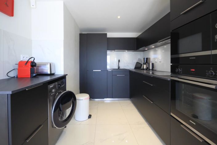 Image No.20-4 Bed House for sale