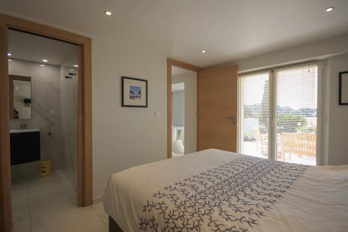 Image No.22-4 Bed House for sale