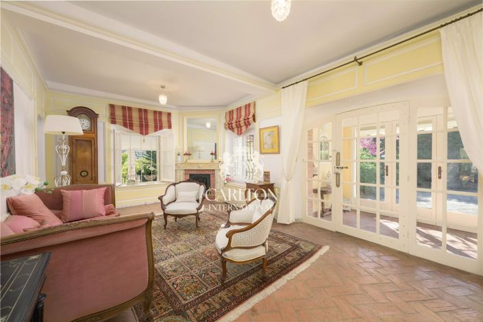 Image No.10-4 Bed House for sale