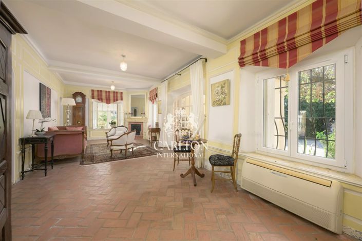 Image No.8-4 Bed House for sale