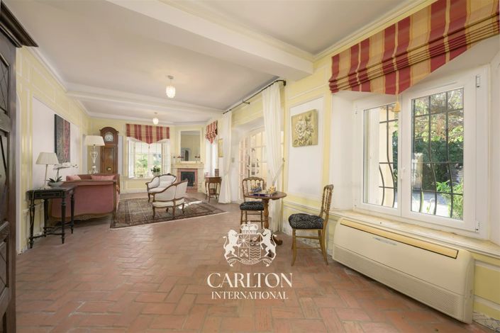 Image No.8-4 Bed House for sale