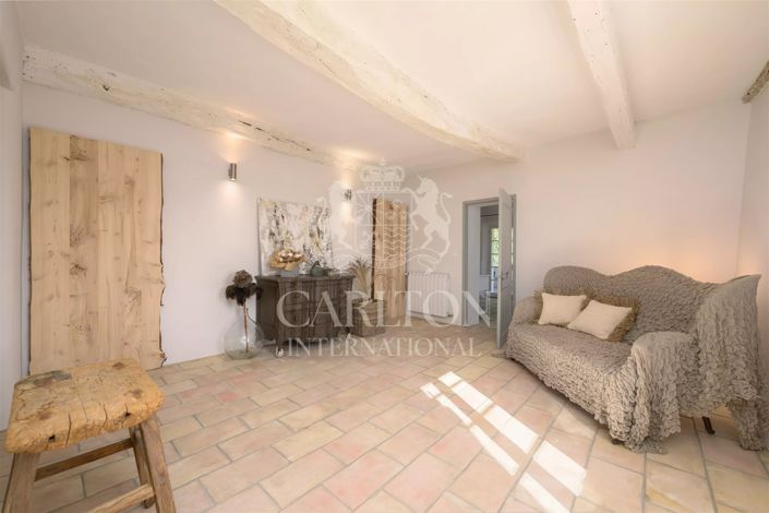 Image No.18-5 Bed House for sale