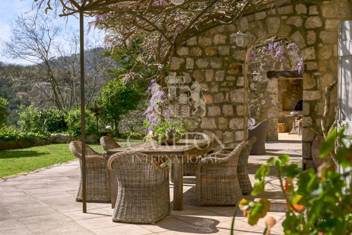 Image No.24-5 Bed House for sale