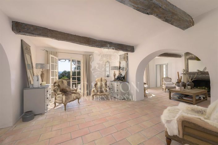 Image No.4-5 Bed House for sale