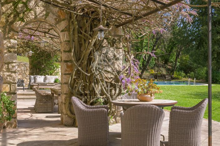 Image No.7-5 Bed House for sale