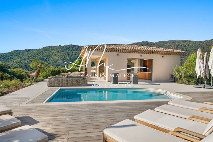 Image No.2-6 Bed House for sale