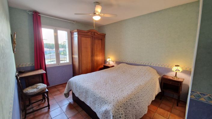 Image No.8-6 Bed House for sale