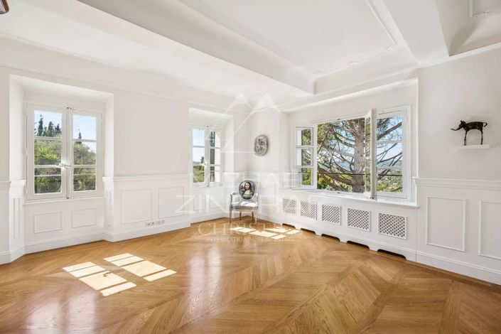 Image No.3-6 Bed House for sale