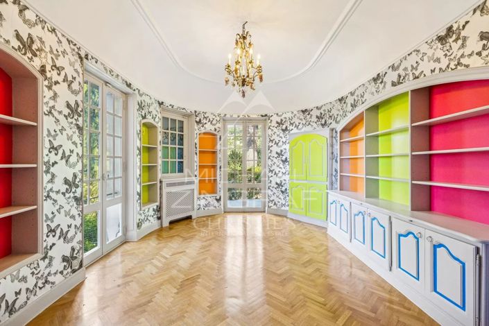 Image No.5-6 Bed House for sale