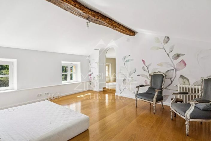 Image No.6-6 Bed House for sale