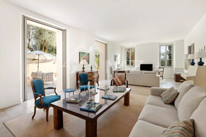 Image No.2-7 Bed House for sale