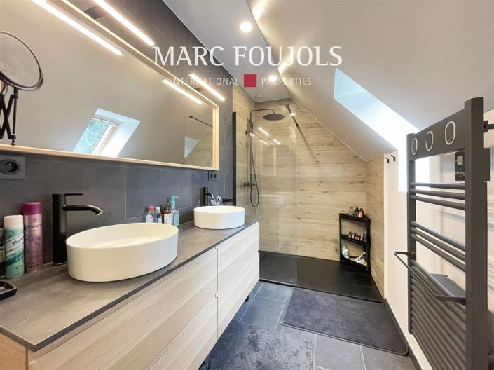 Image No.10-3 Bed House for sale