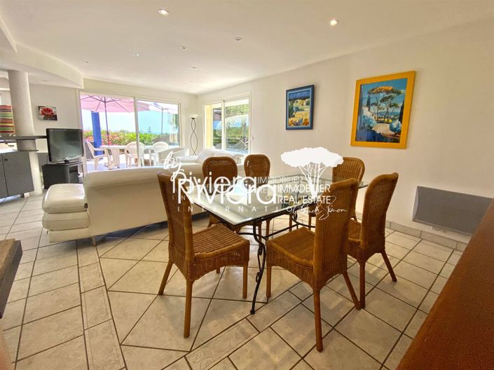 Image No.12-5 Bed House for sale