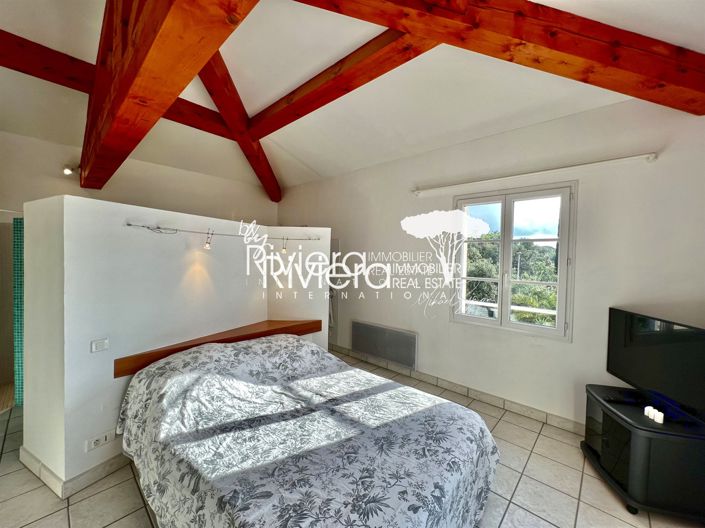 Image No.19-5 Bed House for sale