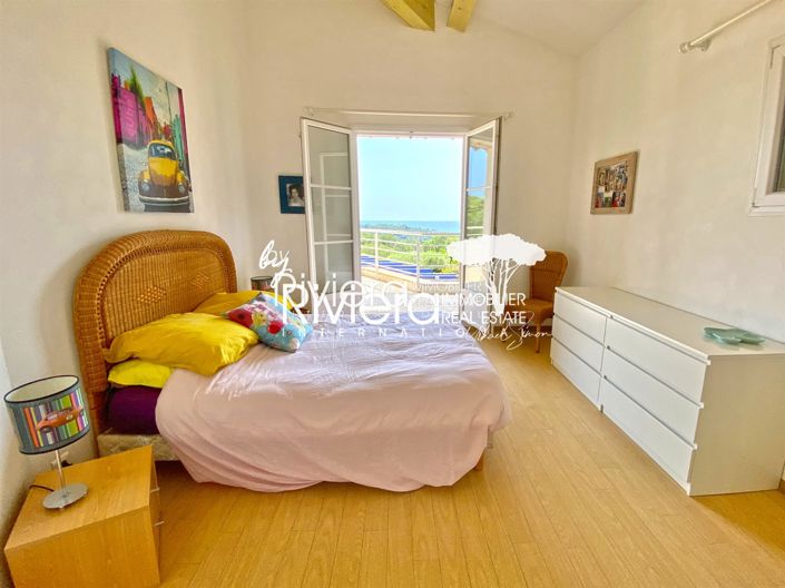 Image No.23-5 Bed House for sale