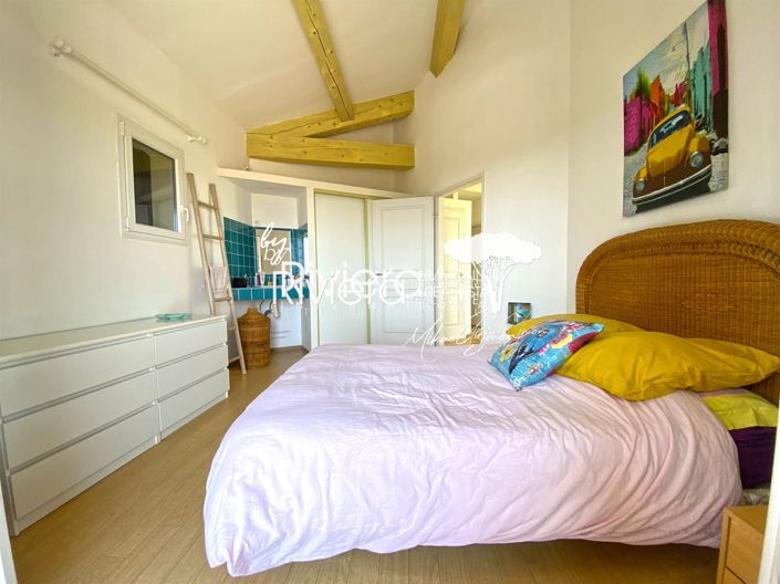 Image No.24-5 Bed House for sale